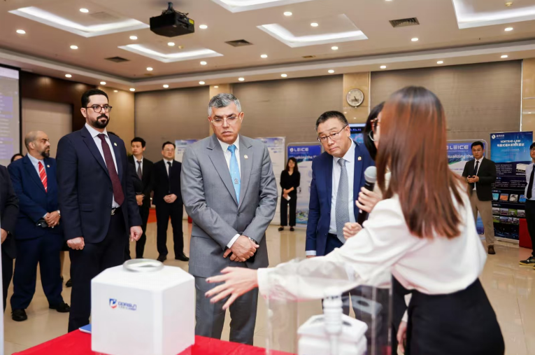 世界气象组织主席来深考察低空经济气象服务和人工智能气象应用技术